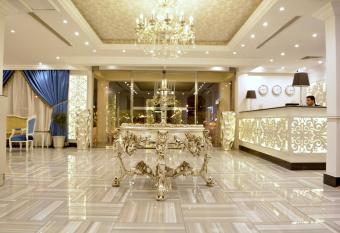 Tobal Al Hamra Hotel Apartments allows 18 year olds to book a room