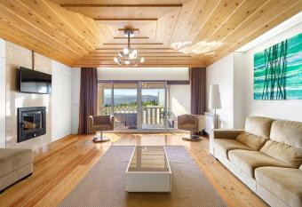 Casa do Vit   has Balcony rooms