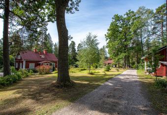 Villa Tammikko has Balcony rooms