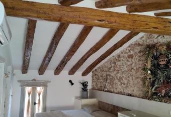 El Nido 14 allows 18 year olds to book a room