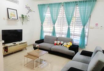 Desaru M Cozy/12pax/Mini Pool/ Waterpark/BBQ/WIFI has Balcony rooms