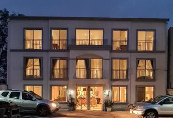 LOP Inn San Jose Aeropuerto - Costa Rica allows 18 year olds to book a room