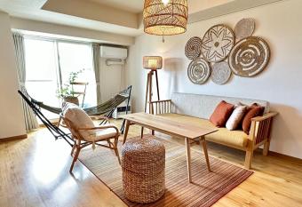 AMS                has Balcony rooms