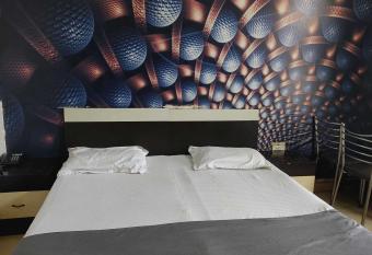 OYO Best Stay allows 18 year olds to book a room