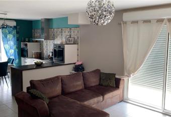 Capucine allows 18 year olds to book a room