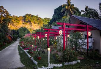 Timba Garden FREE TOWN AND JETTY TRANSPORT has Balcony rooms