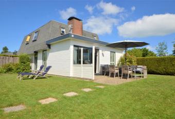 Park Schoneveld, Zeester 38 has Balcony rooms