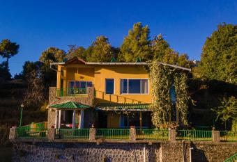 NIRVANA HOME, near Govt Inter School, Dhanachuli, Uttarakhand 263132 has Balcony rooms