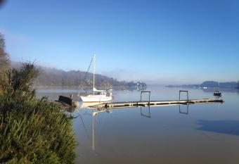 Cabanon de p  cheur vue mer, R  gion St Malo has Balcony rooms
