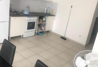 F2 centre ville allows 18 year olds to book a room