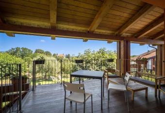 Mehdi s home has Balcony rooms