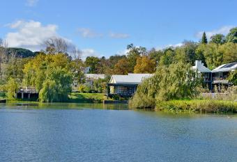 Ladybird Lodge has Balcony rooms