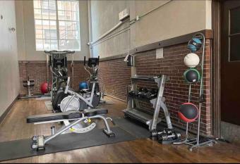 Cozy 1BR Loft in The Heart of The Cross Roads #109 allows 18 year olds to book a room