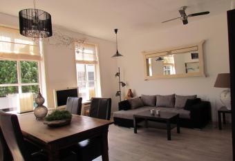 Bed & Breakfast Hillegom allows 18 year olds to book a room