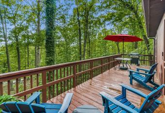 Hot Tub Screened Porch Fire Pit at River Cabin has Balcony rooms