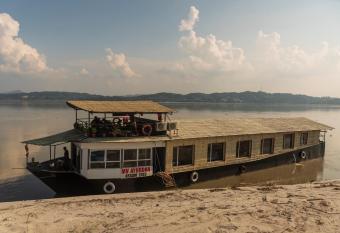 Riverbourne Cruise allows 18 year olds to book a room