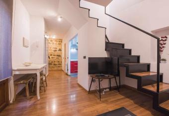 The Magic Place D  plex junto a la Catedral has Balcony rooms