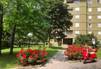 Enchanting Lake-Appartamento incantevole a due passi dal lago allows 18 year olds to book a room