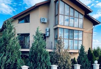 Ami Residence Bucharest Airport,Therme&FREE PARKING Otopeni has Balcony rooms