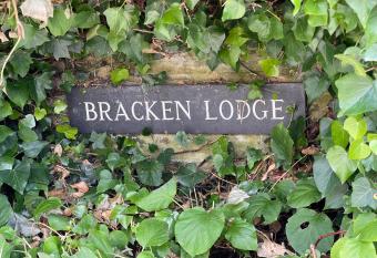 Bracken Lodge has Balcony rooms