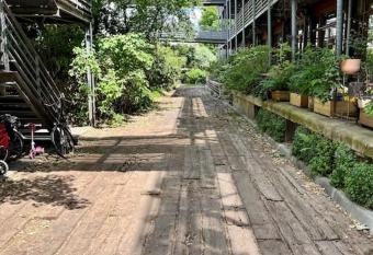 Ravissant loft avec parking souterrain gratuit sur place has Balcony rooms