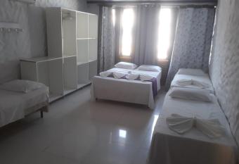 Nautillus Pousada has rooms with a private hot tub