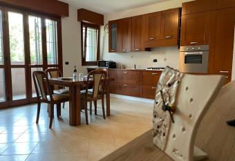 APPARTAMENTO PERO FIERA MILANO FIGINO has Balcony rooms