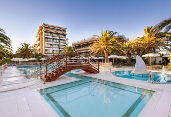 Hotel Caesar Residence & SPA has Balcony rooms