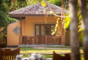 Birds Paradise Cabanas Unawatuna has Balcony rooms