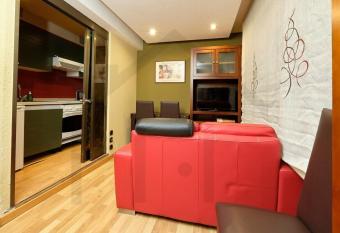 El rinc  n del CAMPOAMOR - Piso c  ntrico en Oviedo. allows 18 year olds to book a room