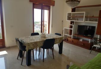 Appartamenti tra il Mare e il Marmo has Balcony rooms