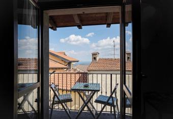 La Casa di Annibale has Balcony rooms