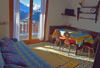 Bilocale 200mt dagli impianti has Balcony rooms
