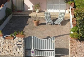 Perfetto relax allows 18 year olds to book a room