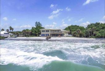 Beachfront Mansion in PARADISE Internal name: Malibu has Balcony rooms