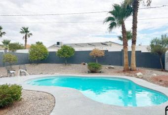 Spacious Getaway! Pool, Spa, Sleeps 9 has rooms with a private hot tub