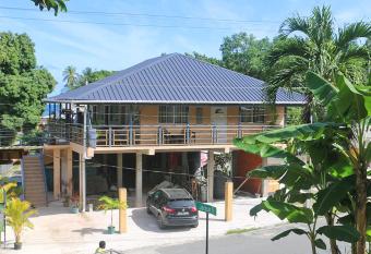 La Casa de Castara has Balcony rooms