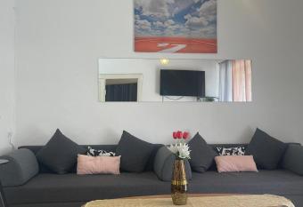 jerusalem city couple,group and family friendly hostel has Smoking/Balcony rooms