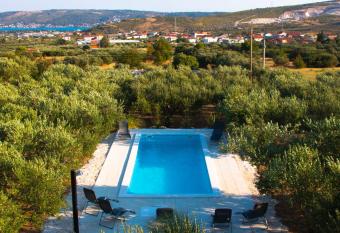 Luxury Villa Levantino has Balcony rooms