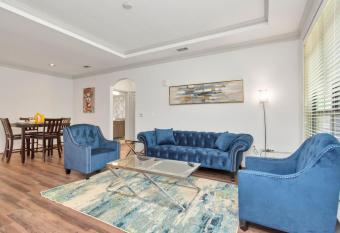 Vibrant & Spacious Double King suite has Balcony rooms