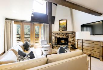 Sultan Studio Loft Hotel Room has Balcony rooms