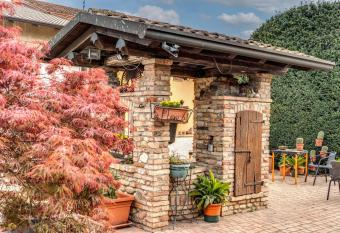 Agriturismo Pozzo Fiorito has Balcony rooms