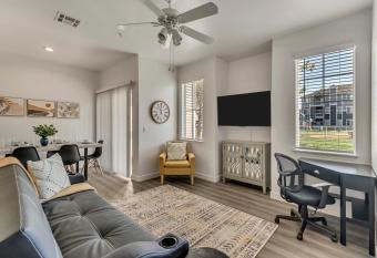 Gorgeous Ground Floor Unit Attached Garage has rooms with a private hot tub