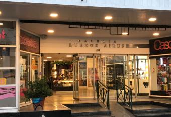 Mirador San Francisco allows 18 year olds to book a room