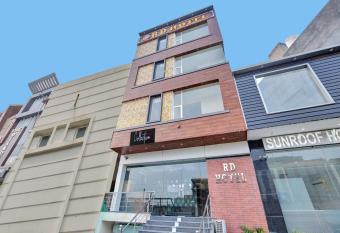 Collection O Rd Hotel allows 18 year olds to book a room