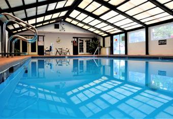 Pinecliff Village Resort has Balcony rooms