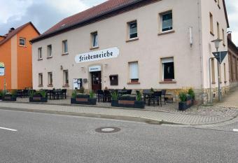 DIVINO Pension Zorbau has Balcony rooms