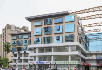 Hotel Radiyesan Gold By WB Inn allows 18 year olds to book a room