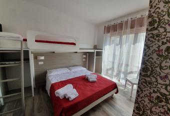 Domus Luxury Tropea has Balcony rooms