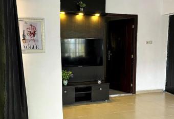 Marian shomes allows 18 year olds to book a room